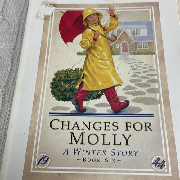 American girl books 6 in lot. Good condition. See pics for titles No stray marks - Picture 7 of 12